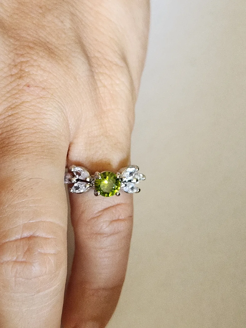 New 925 Silver Round Cut Peridot Diamond Flower Ring for Women